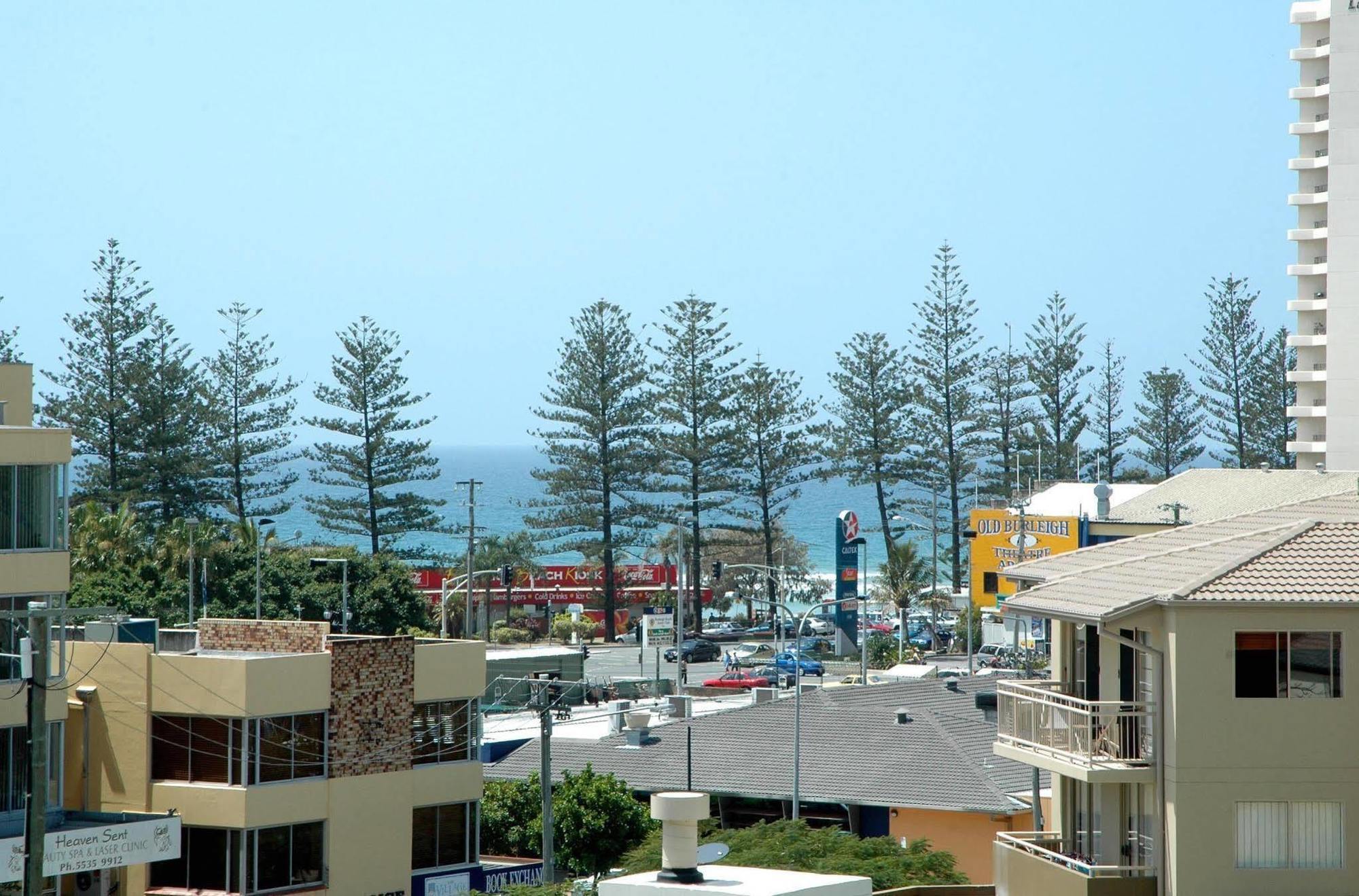 The Village Holiday Apartments At Burleigh Heads Gold Coast Kültér fotó